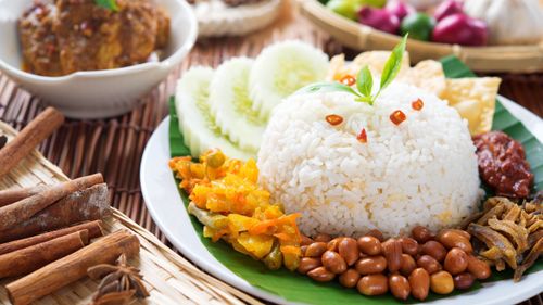 Bookmark This To Explore The Street Food In Singapore On Your Next Trip